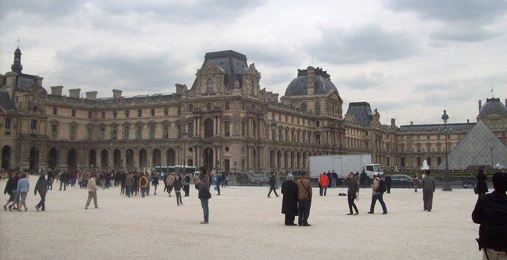  Objek Wisata Paling Top di Paris