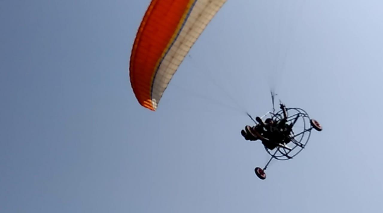  Yuk Terbang dengan Paramotor di Citarik
