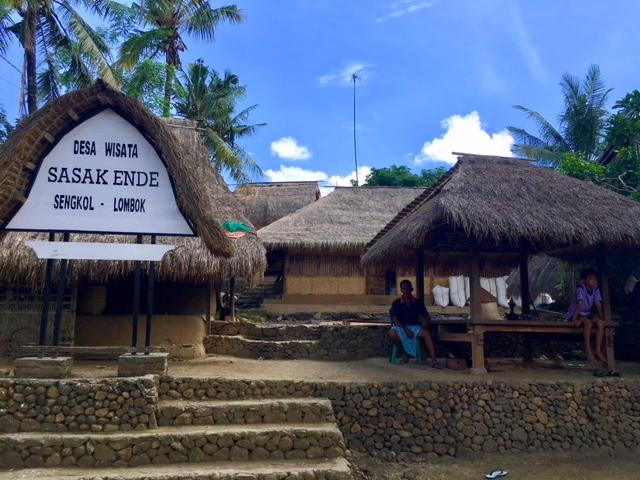  Desa Adat & Sentra Kerajinan di Lombok yang Wajib Dikunjungi