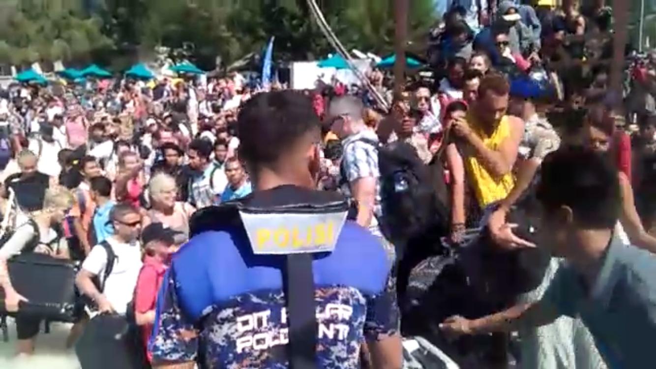  Sudah 2.700 Wisatawan Berhasil Dievakuasi dari Tiga Gili