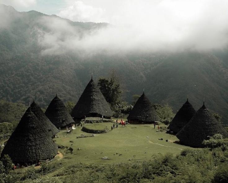  Wae Rebo, Kampung Adat Misterius yang Wajib Dijelajahi