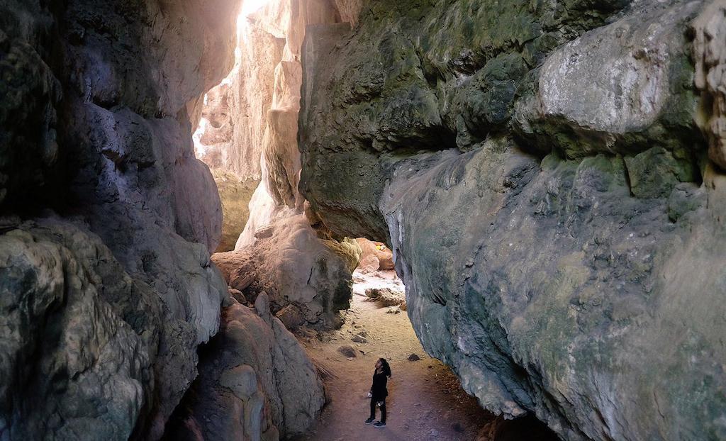  Menyibak Kekayaan Gua Batu Cermin