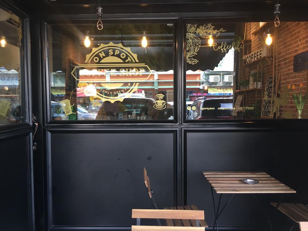  Kopi dan Batagor Yummy di On Spot Coffee