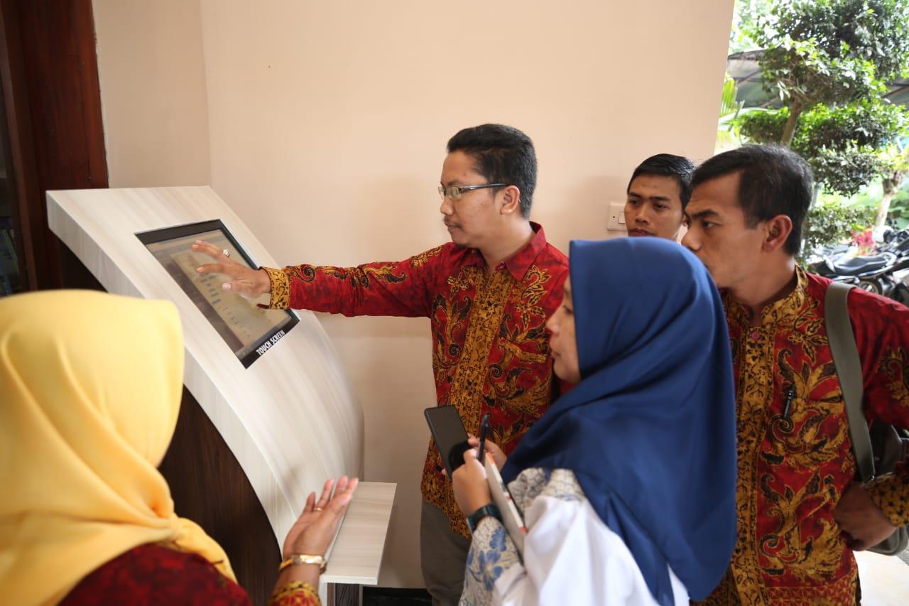  Desa Tamansari Berhasil Manfaatkan Keunggulan Lokasi Lintasan Kawah Ijen