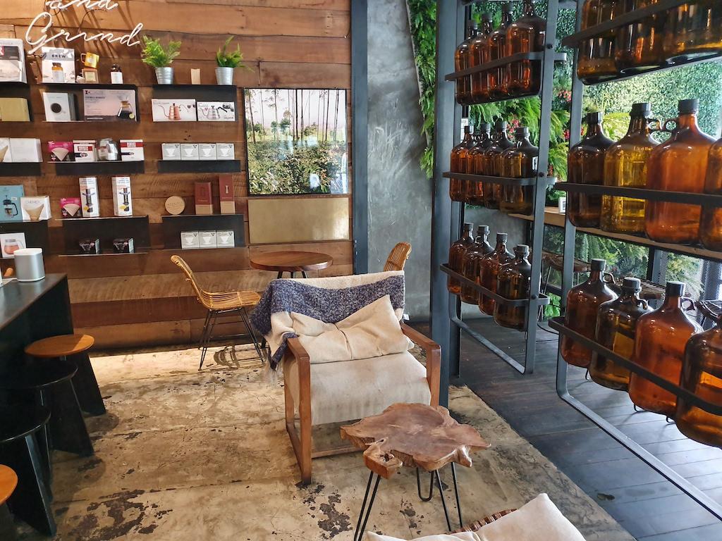  Tempat Ngopi Asyik di Jakarta Barat