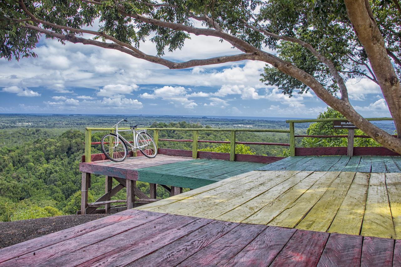  Pesona Wisata Alam Bukit Peramun