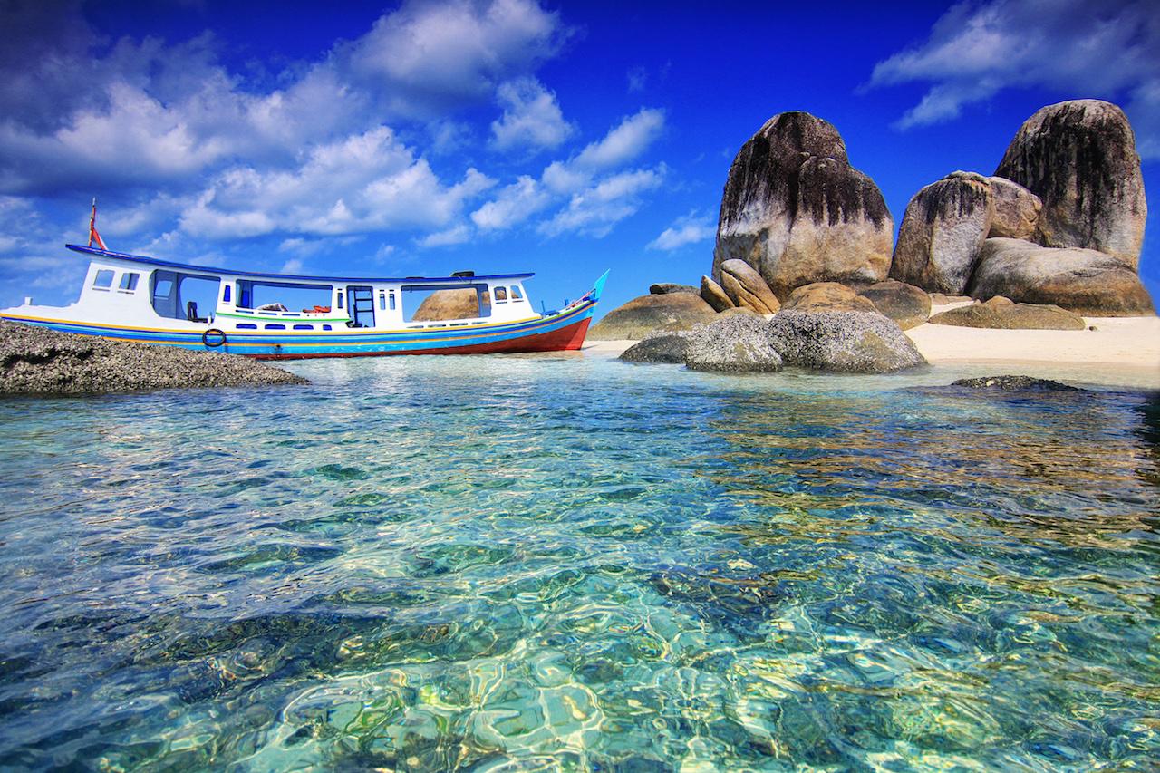  Senangnya Bermain di Pulau Batu Berlayar