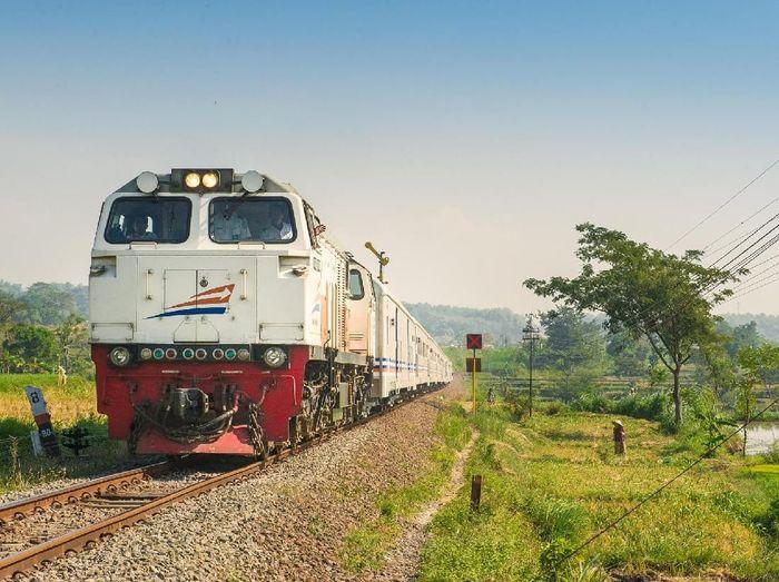  PT KAI Batalkan dan Kurangi Jumlah Perjalanan Kereta Api
