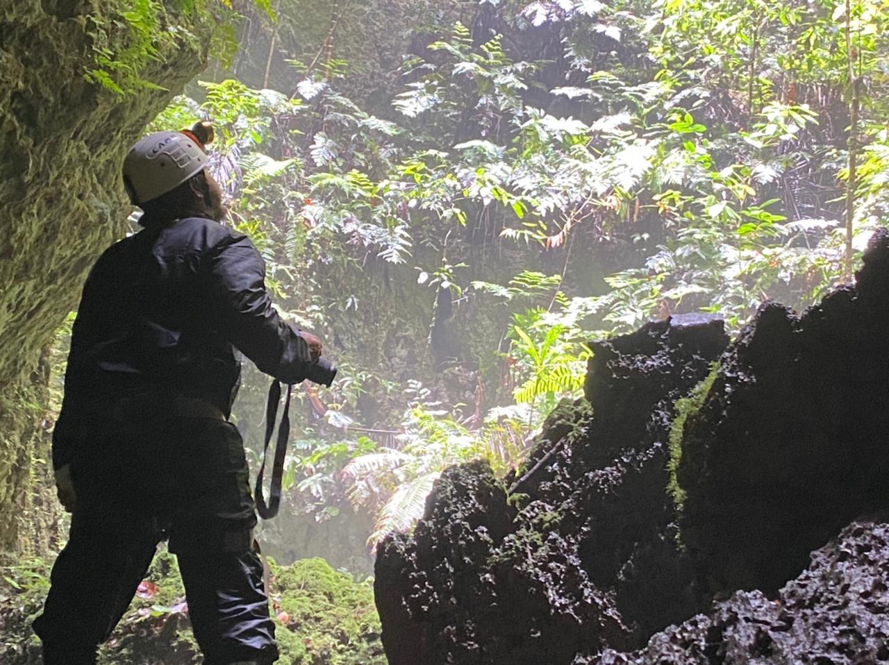  Susur Gua di Taman Nasional Aketajawe Lolobata