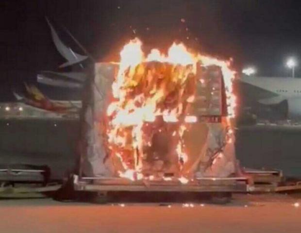  Garuda Indonesia Larang Sementara Pengangkutan Kargo HP Vivo