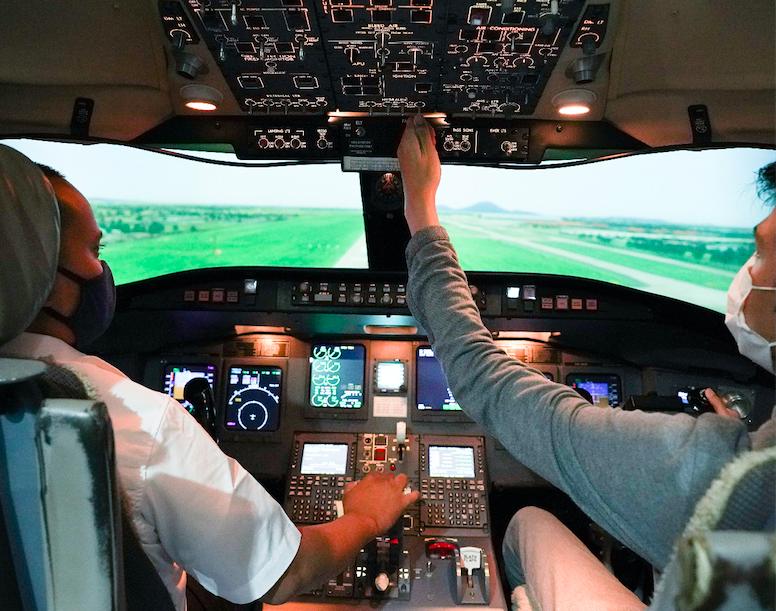  Boleh Juga Nih, Coba Simulator Pesawat Garuda Indonesia