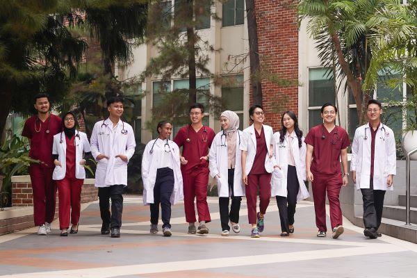  Jadi Dokter Sukses? Ini 4 Modal yang Dapat Kamu Persiapkan 