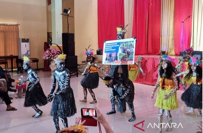  SMA Katolik Villanova Manokwari Kembangkan Pendidikan Kearifan Lokal