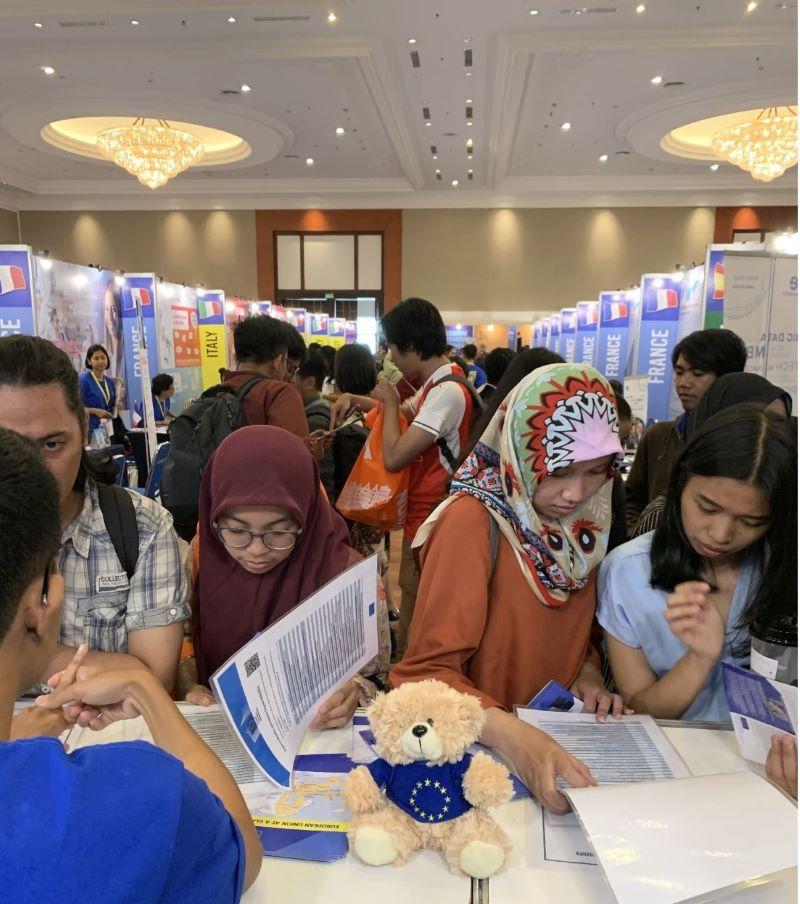  Mau Kuliah di Eropa? Yuk, Simak 7 Alasan Mudahkan Pilihanmu!  