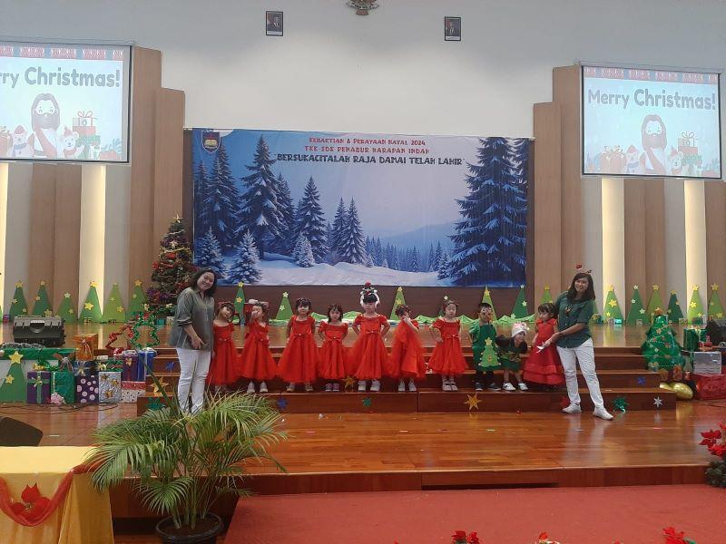  Kompaknya Para Orangtua dalam Sukacita Natal di TKK PENABUR Harapan Indah 