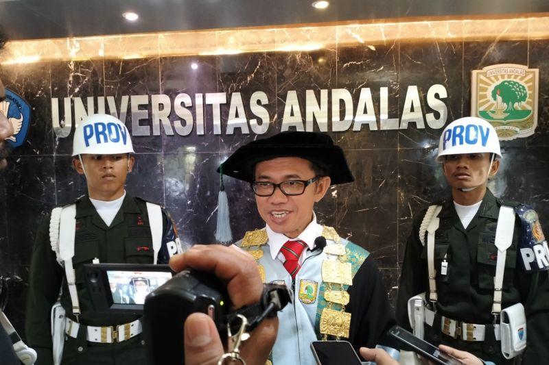  Unand Sumba Serahkan Beasiswa KIP Kuliah untuk 1.452 Mahasiswa