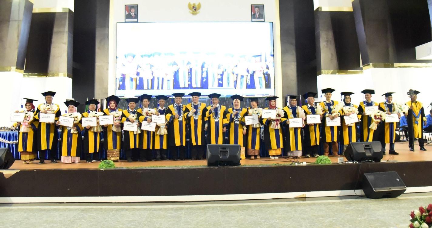 Universitas Tadulako Kukuhkan 16 Guru Besar