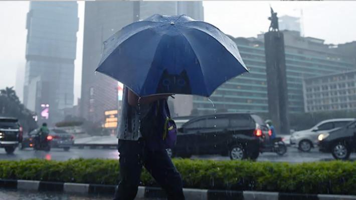 BMKG Prakirakan Hujan Ringan Guyur Jakarta dari Siang hingga Sore