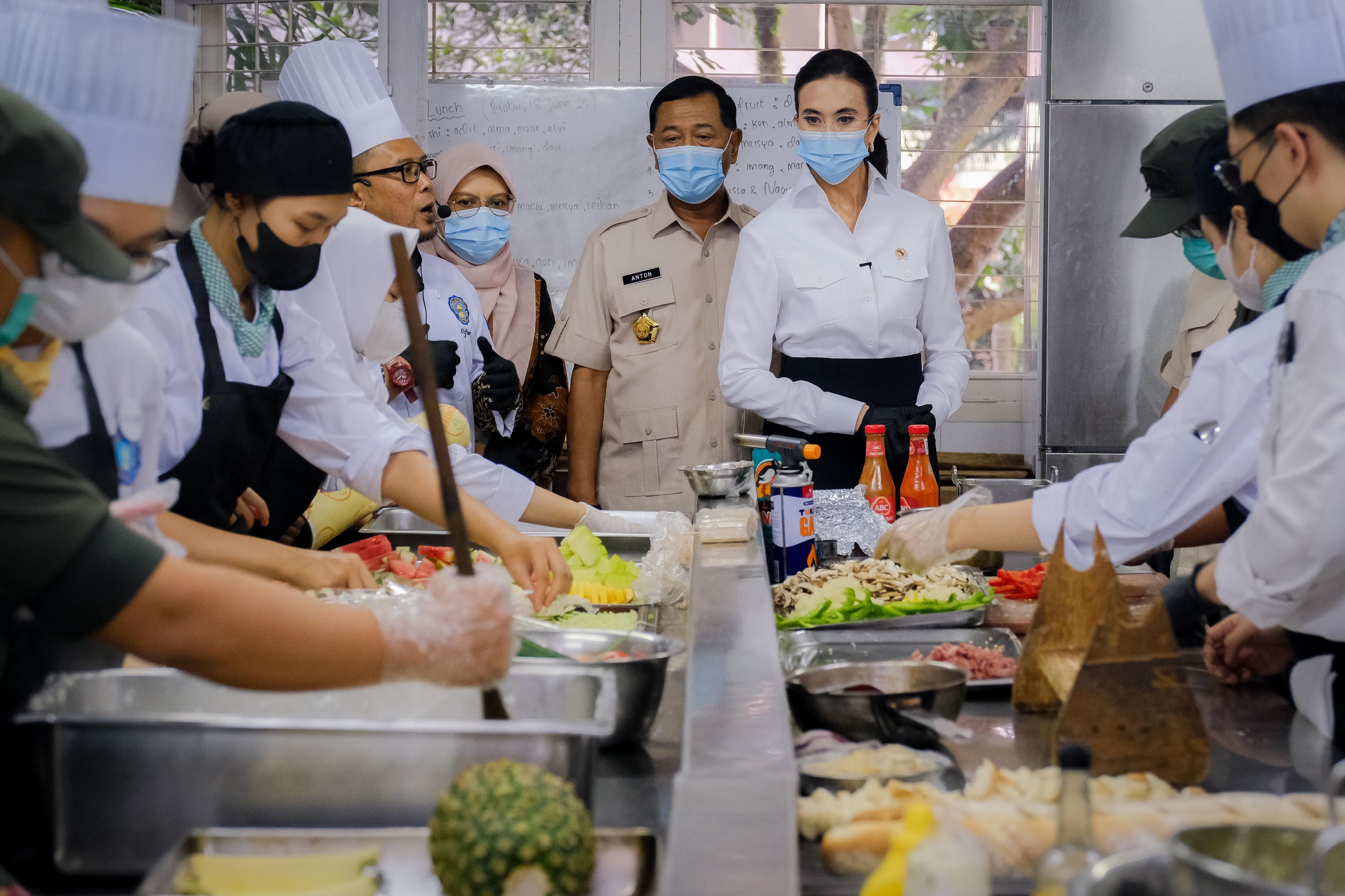  Kemenpar Latih 1.600 SPPI, Dukung Program Makan Bergizi Gratis