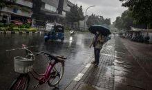 Warga Jakarta Diimbau Waspada, Hujan Berpotensi Turun dari Pagi hingga Malam