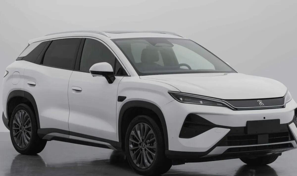 Lebih Gahar! BYD Song Ultra Hadir dengan Motor Listrik 362 HP