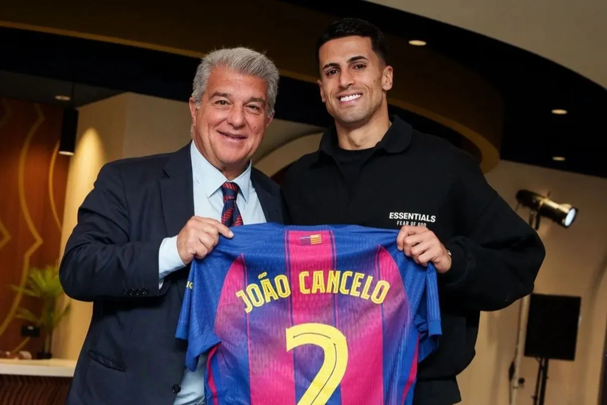 Joao Cancelo Balik ke Camp Nou, Tolak Inter demi Barcelona