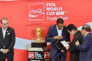 Trofi Asli Piala Dunia Hadir di Jakarta, Antusiasme Pecinta Sepak Bola Membeludak