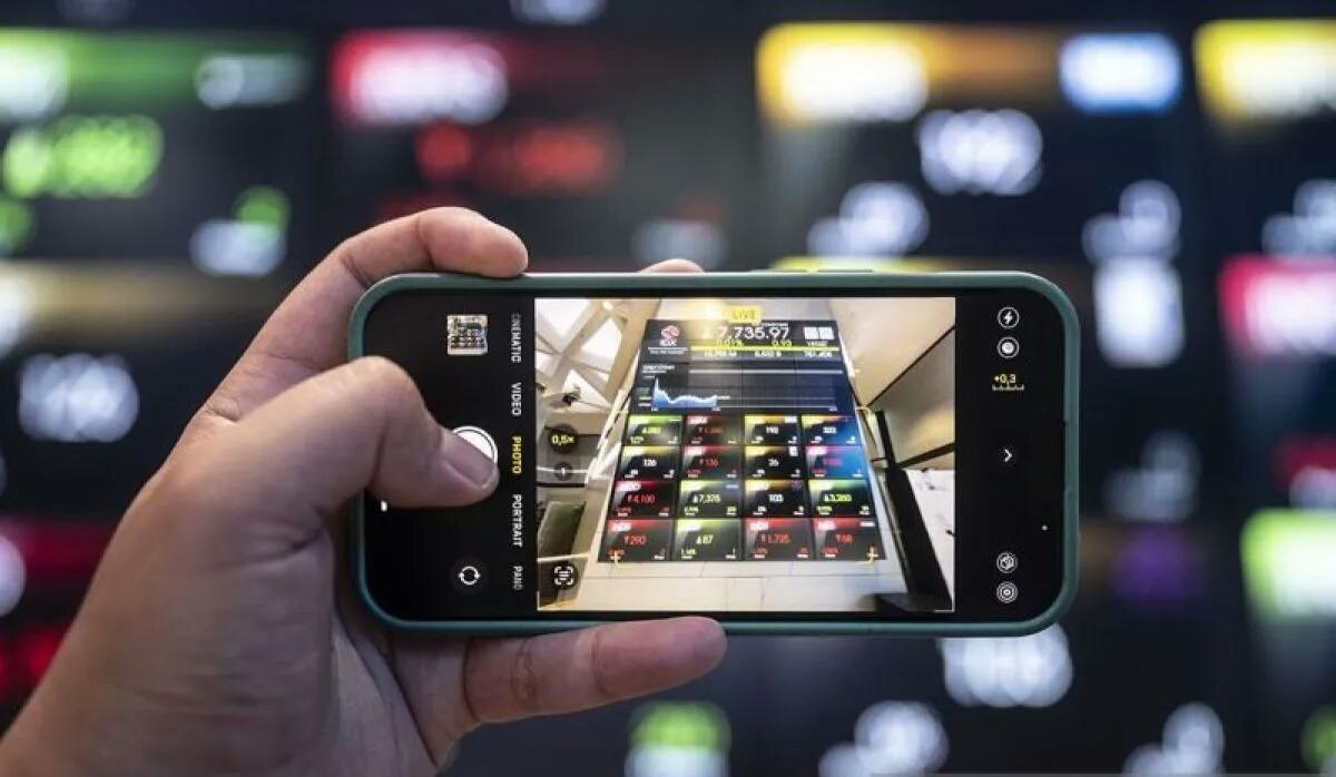 IHSG Dibuka Menguat, Pelaku Pasar Tunggu Hasil Pertemuan The Fed