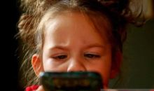 Prancis Selangkah Lagi Larang Media Sosial untuk Anak di Bawah 15 Tahun