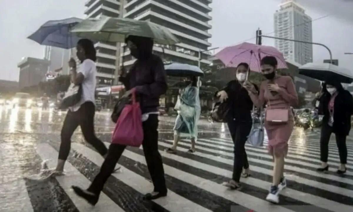 Cuaca Jakarta Rabu 28 Januari 2026 Diprediksi Diguyur Hujan, Warga Diminta Waspada