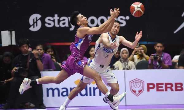 Satria Muda Bungkam Hangtuah 77-57, Duo Asing Jadi Motor Kemenangan