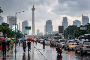 BMKG: Jakarta Berpotensi Hujan Ringan dan Petir Hari Ini