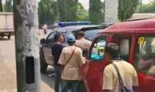 Dua Sopir Angkot di Ciracas Ditangkap Usai Pecahkan Kaca Mobil, Dipicu Emosi di Jalan