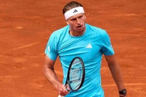 Zverev & Ruud Tancap Gas di Madrid, Tsitsipas Singkirkan Bublik