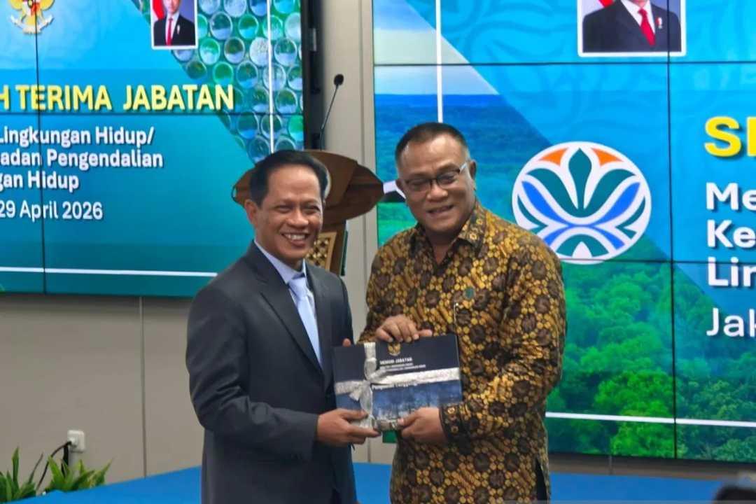 Menteri LH Jumhur Siap Evaluasi UU Cipta Kerja demi Lindungi Masyarakat Adat