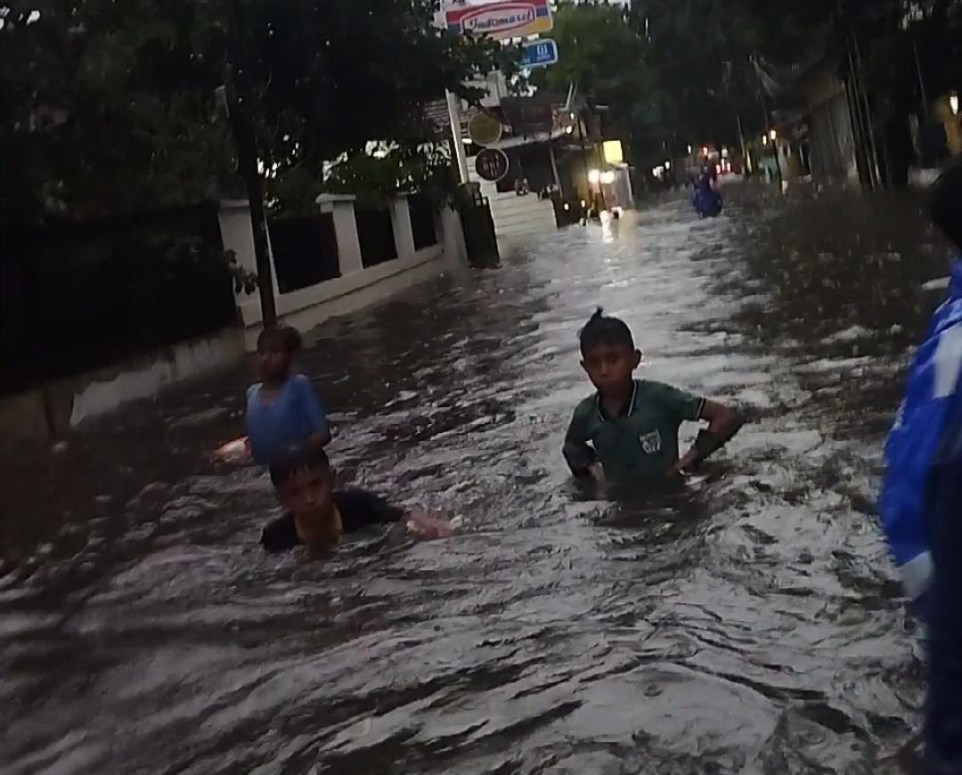 Hujan Deras Picu Banjir di 55 RT Jakarta, Ini Daftar Wilayah Terdampak