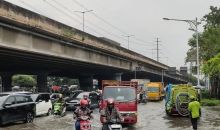 Banjir di Kolong Tol JORR Puri Kembangan, 12 Truk Tangki Dikerahkan, Lalu Lintas Lumpuh