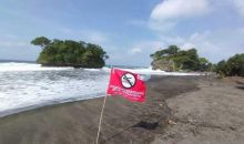 Wisatawan Asal Garut Tewas Terseret Ombak Saat Berswafoto di Pantai Madasari Pangandaran