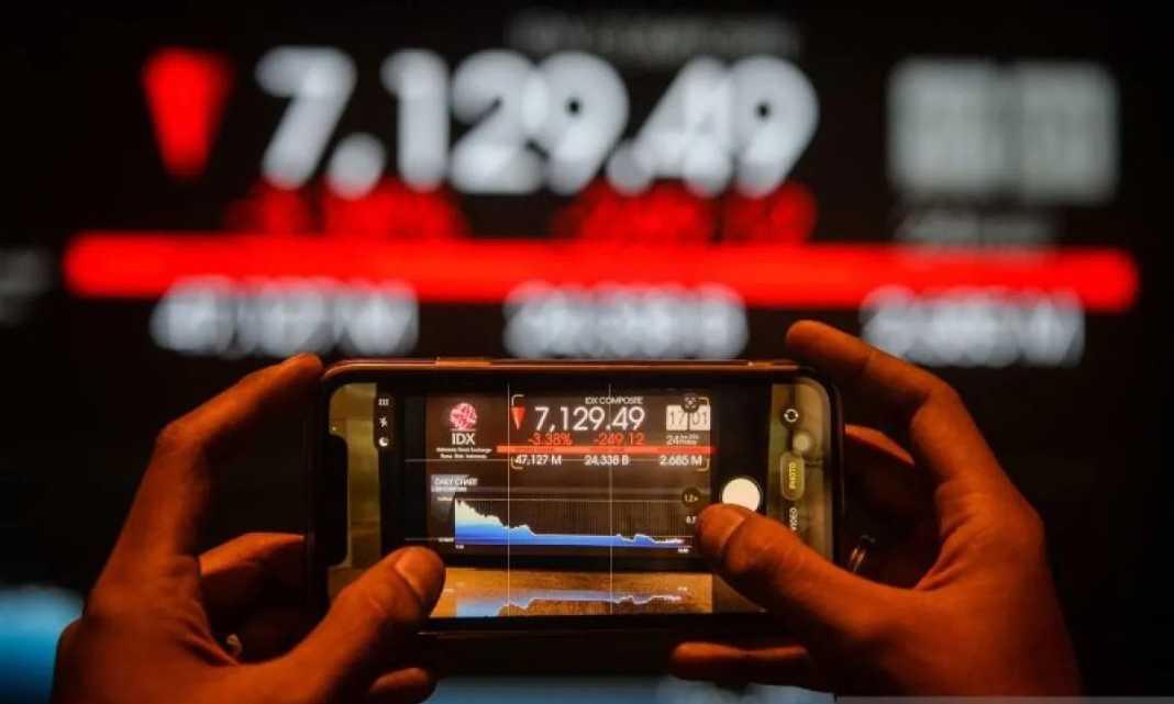 IHSG Anjlok Hampir 5 Persen, Tekanan Rupiah dan Sentimen Global Bikin Investor Waspada
