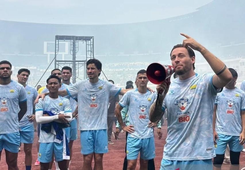 Kecewa Kena Akumulasi Kartu, Marc Klok Ajukan Banding demi Bisa Tampil di Laga Terakhir Persib