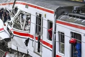 Polisi Sebut Sopir Taksi Green SM Lalai dalam Kecelakaan KRL di Bekasi Timur