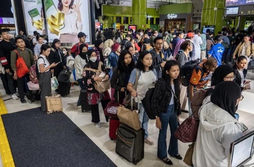 Gangguan Operasional di Pasar Senen, Sejumlah Kereta Jarak Jauh Terlambat Berangkat