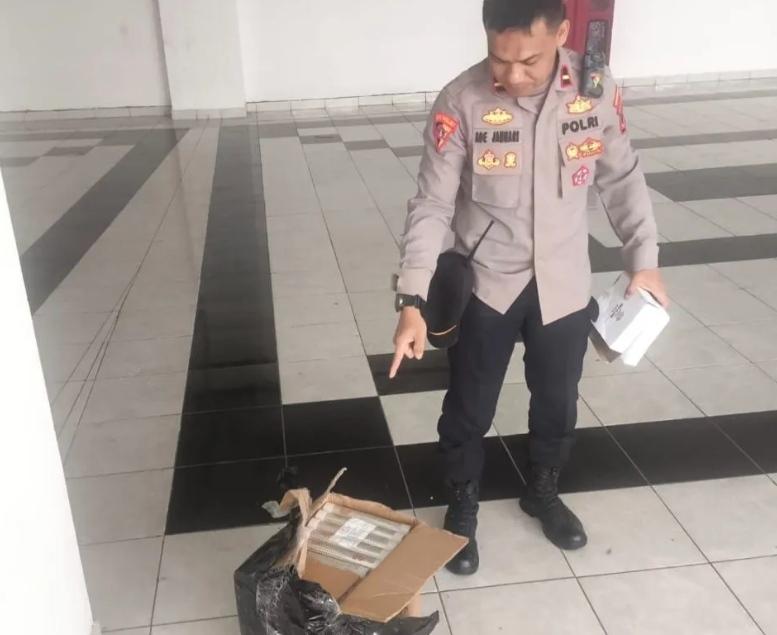 Polisi Sita Ratusan Flare dan Petasan Jelang Laga Persib vs Persijap di GBLA