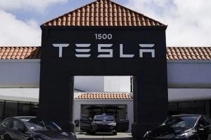 Tesla Recall 14.575 Unit Model Y Gara-Gara Label Berat Kendaraan Hilang