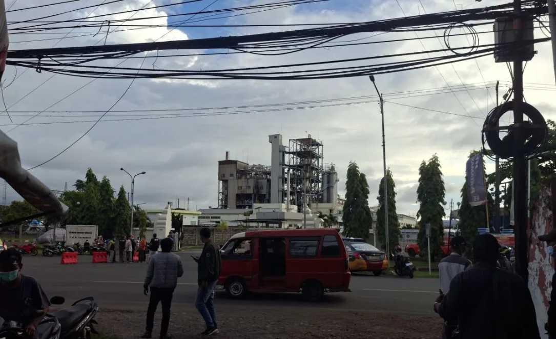 Warga Cilegon Keluhkan Mata Perih dan Bau Menyengat Usai Dugaan Ledakan Pabrik Kimia