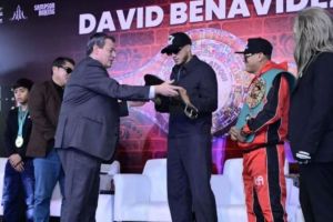 David Benavidez Borong Dua Penghargaan WBC, Tegaskan Status Raja Tinju Modern
