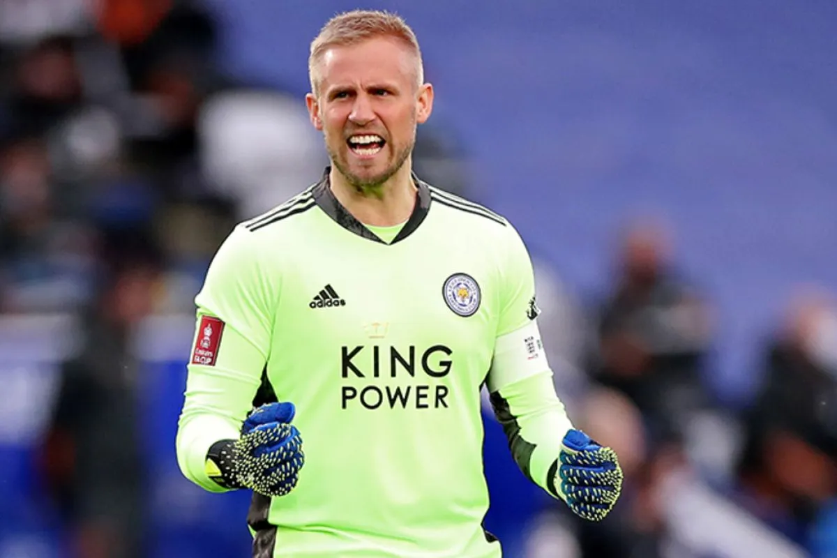  Kasper Schmeichel Resmi Pensiun, Cedera Bahu Akhiri Karier Sang Kiper Veteran