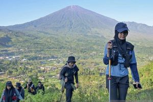 Hal-Hal yang Harus Diperhatikan Wisatawan Sebelum Mendaki Gunung