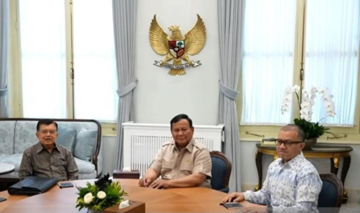Presiden Prabowo Terima Kunjungan Jusuf Kalla dan Putranya