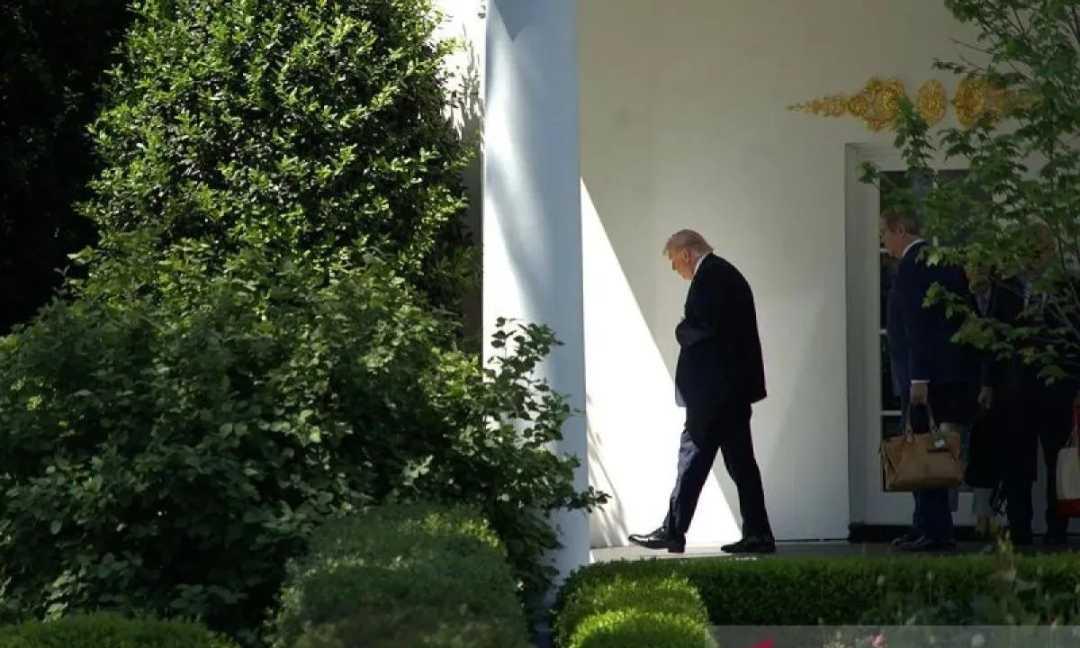 Trump Sebut Dialog AS-Iran Ditunda Selama Pemakaman Khamenei, Klaim Teheran Ingin Berdamai